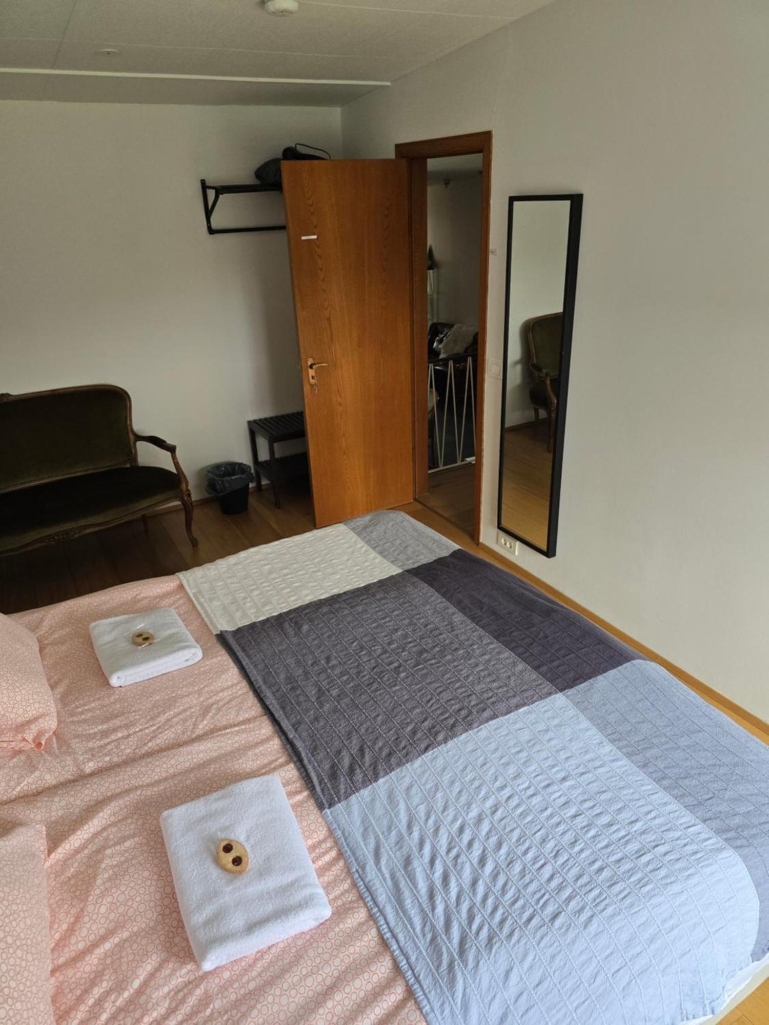 霍尔斯沃德吕尔 斯博伊旅馆酒店 外观 照片